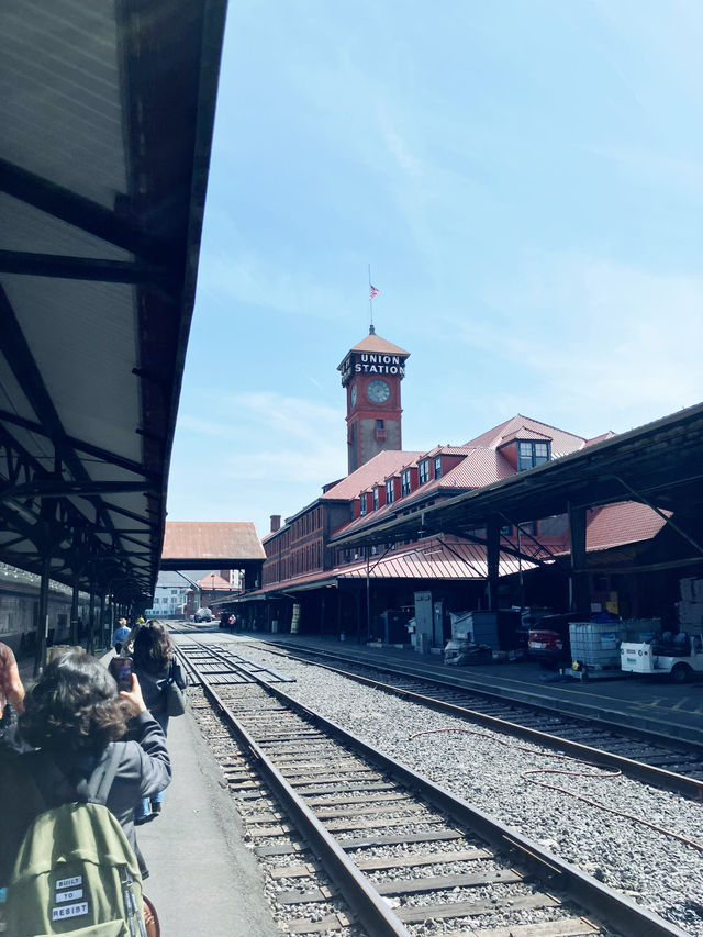 기차 여행의 낭만을 느낄 수 있는 포틀랜드 Union Station!