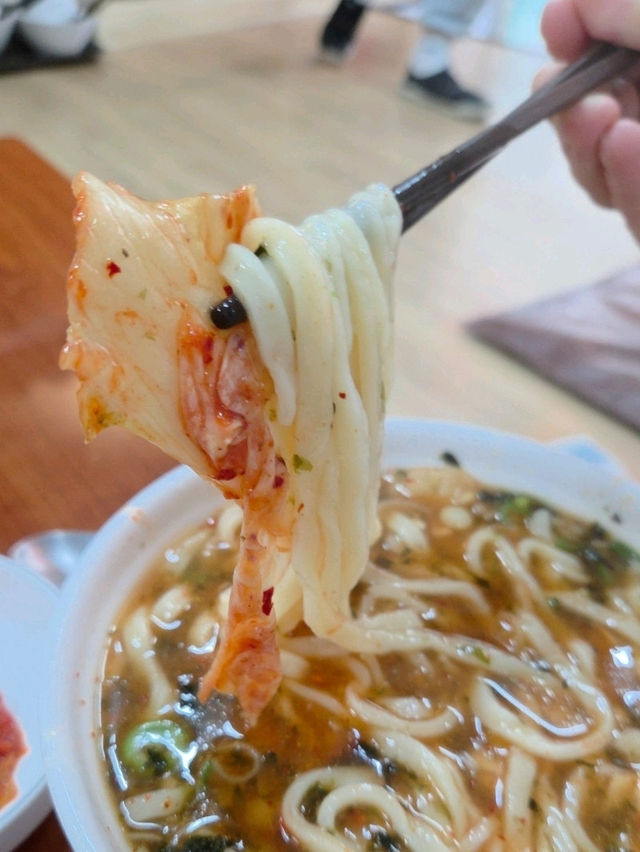 개금 줄서는 칼국수 맛집 '성원칼국수'