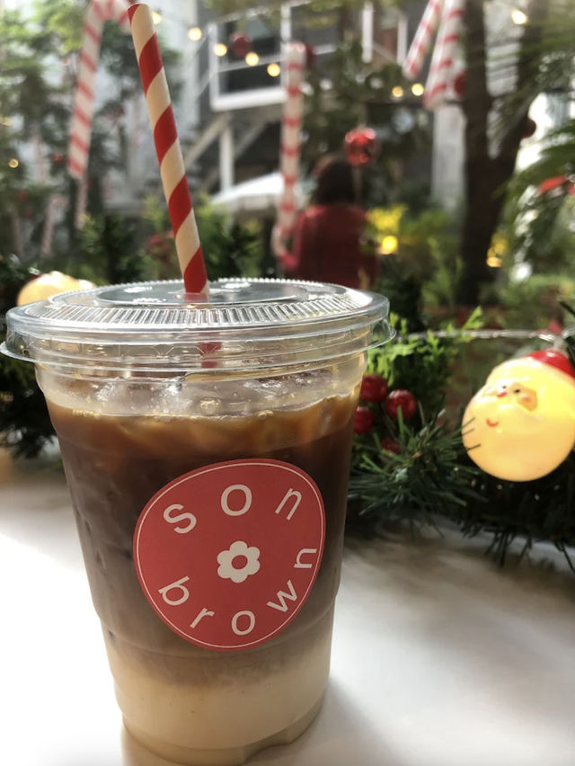 🥨☕ Son Brown Cafe — คาเฟ่น้ำตาลละมุนในย่านจุฬาฯ☀️