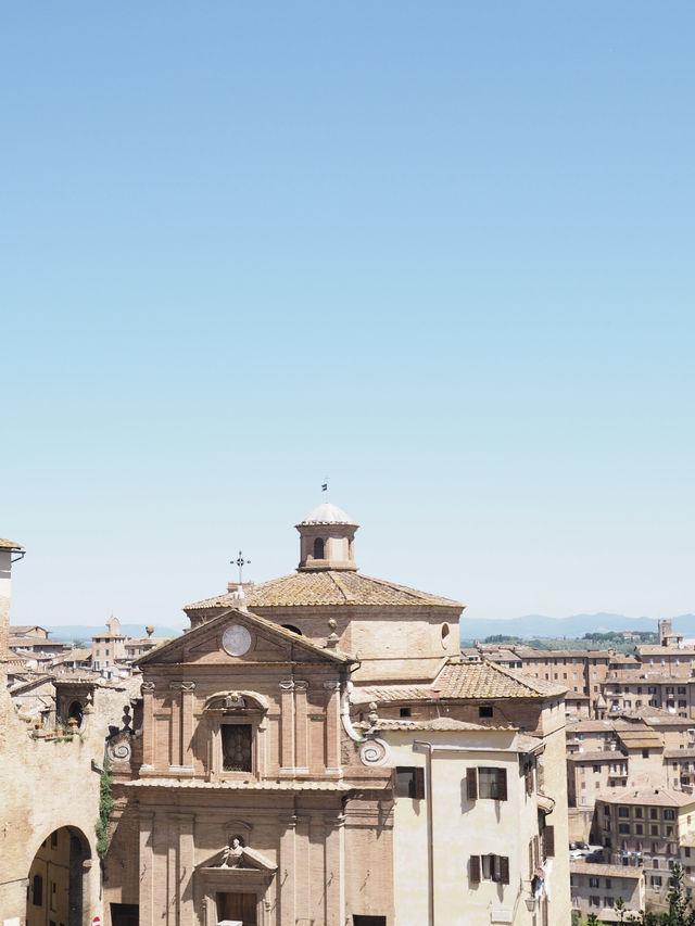 イタリアの世界遺産の中世の街　シエナ