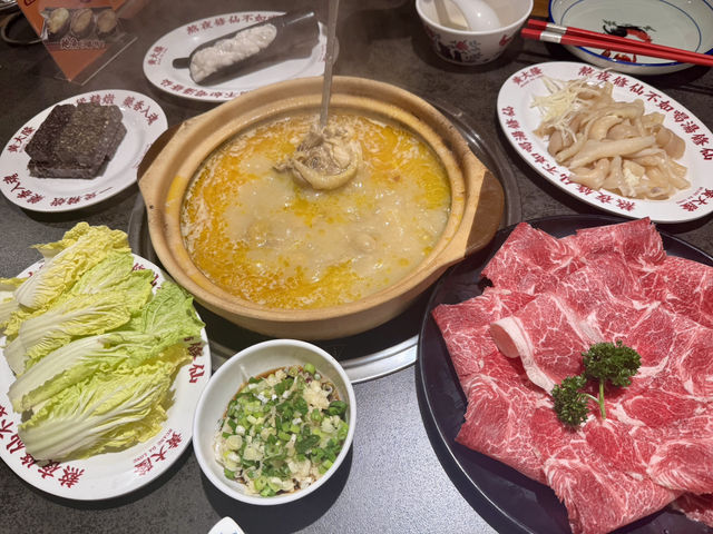 全台首家廣式雞煲｜黃大隆廣式雞煲