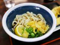 【🇯🇵香川・琴平】金刀比羅宮参道で味わう本格手打ちうどん「こんぴらうどん 参道店」