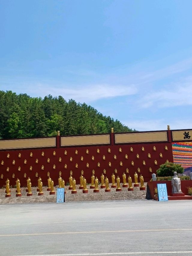 구경거리가 가득한 특별한 사찰, 만불사