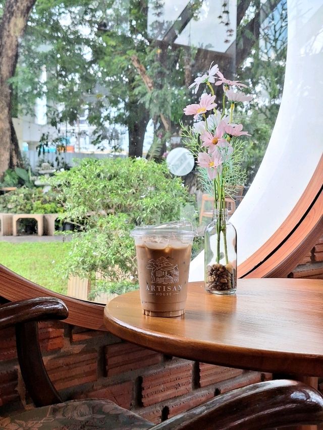 ARTISAN HOUSE คาเฟ่ลับขอนแก่นสไตล์เขาใหญ่