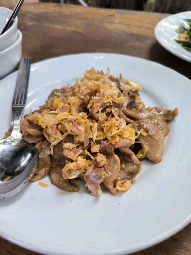 ครัวคุณตุ้ม ร้านอาหารจัดจ้านแห่งกาญจนบุรี