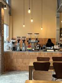 ☕️ TIN’N Café – Spacious, Stylish, and Sweet
