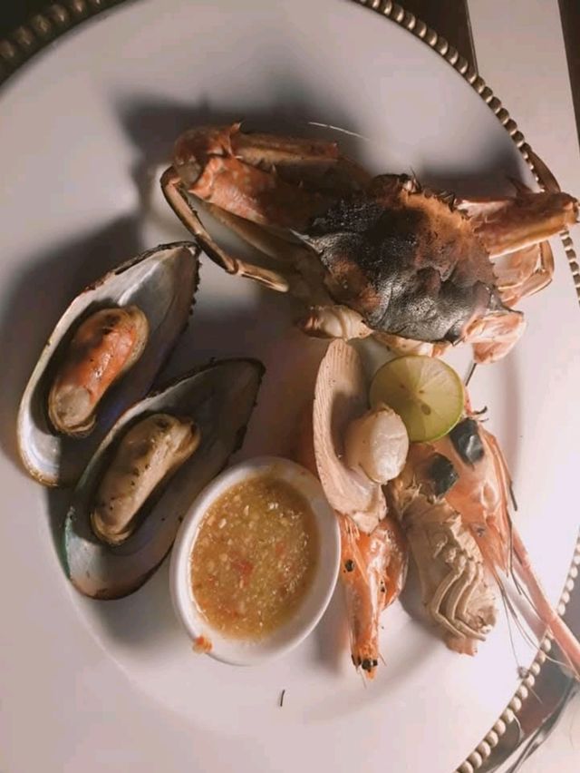 บุฟเฟต์นานาชาติ ตึกใบหยก ช่วงค่ำ