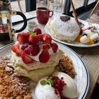 【日本・福岡🇯🇵】ふわふわパンケーキと可愛いラテアート
