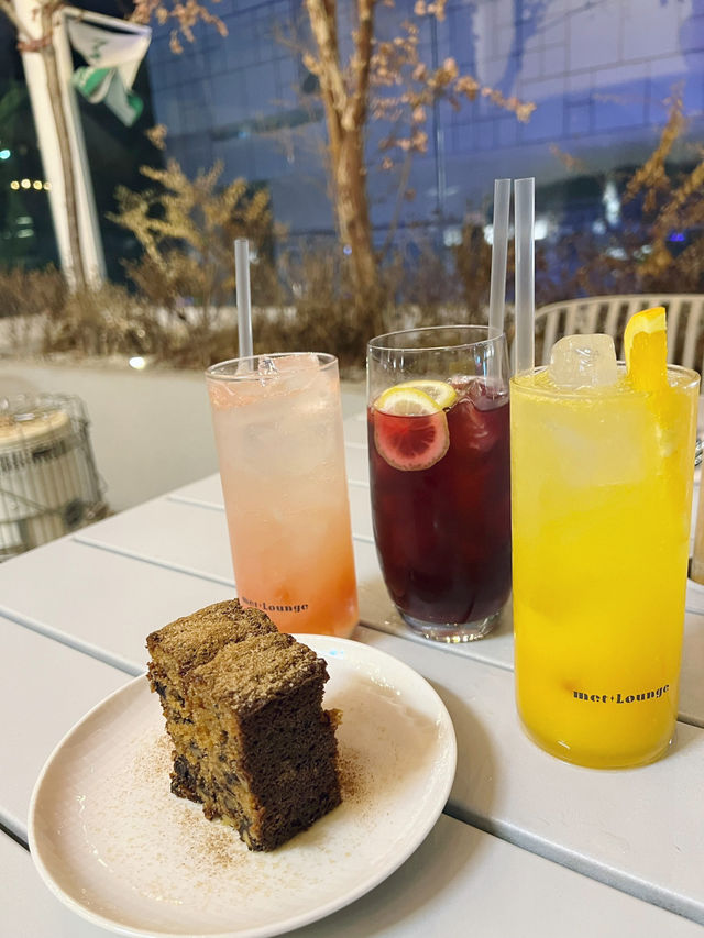 ☕✨ MET Lounge (멧라운지) – คาเฟ่และเลาจ์ลับๆ