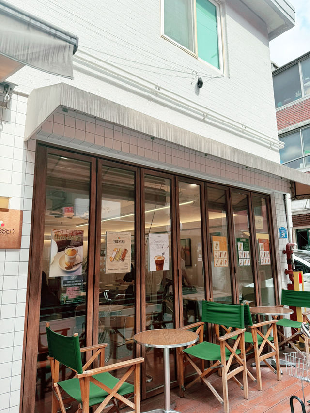더운 날 시원한 커피 한 잔