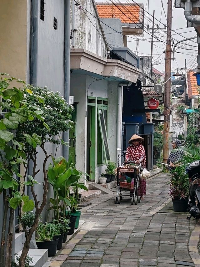 Walking tour to Kampung Lawas, Tunjungan 1, Surabaya