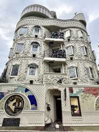Tokyo’s Gaudi-Inspired Gem – The Unmistakable Nishi-Kasai Building  