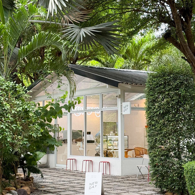 🌿 New Day Cafe Bakery Space