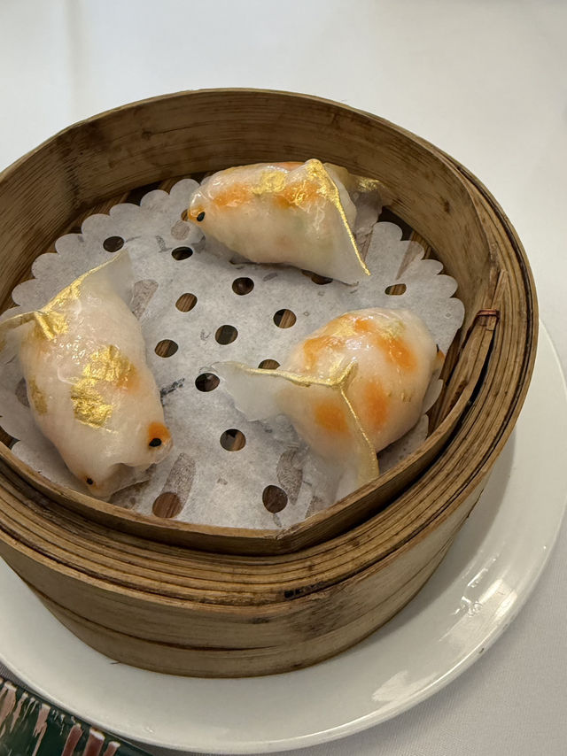 色香味俱全，特別推薦黃金炸蓮藕餅，好食到爆炸