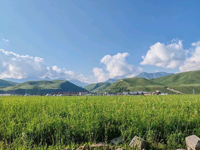 Tangbula Suporise Hotel: Where Modern Comfort Meets Mountain Majesty