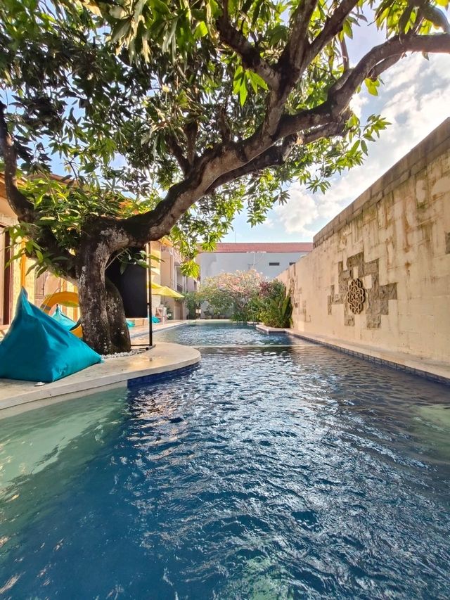 🌞 Early Morning Serenity at Sunshine Bali’s Forest-Flanked Pool