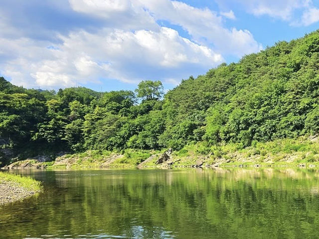 Cheongnyeongpo: Where History Meets Dramatic Nature – A Solo Traveler’s Riverside Journey"** 🏞️📜