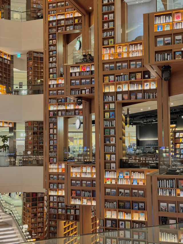 📚 수원 스타필드 별마당 도서관, 한국 여행의 필수 코스 ✨