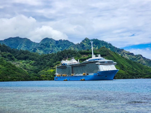 Tropical Paradise and Crystal Waters in Moorea