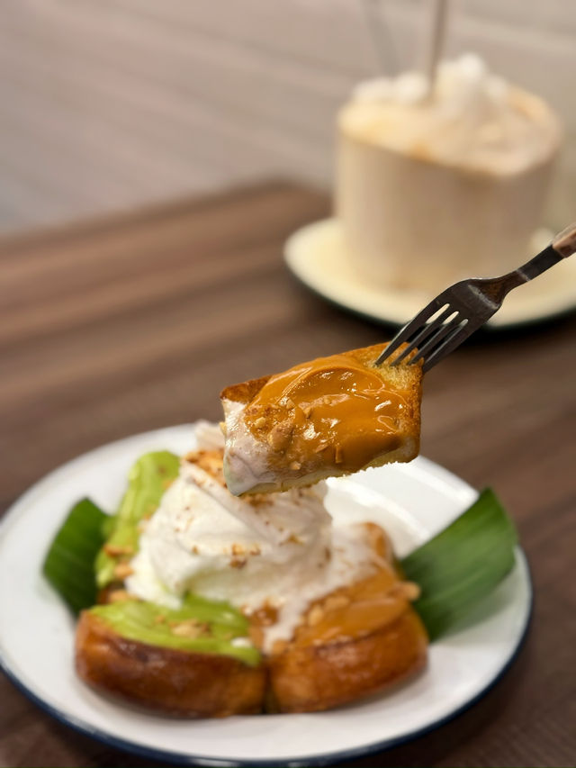 【尖沙咀新開地道泰國菜🥥甜品必試椰子雪糕吐司】  