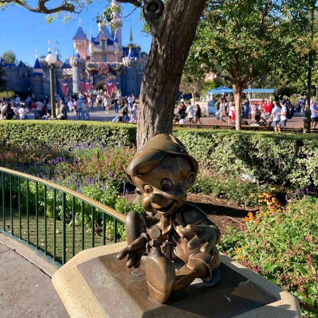 Disneyland (CA) Disneyland (CA)