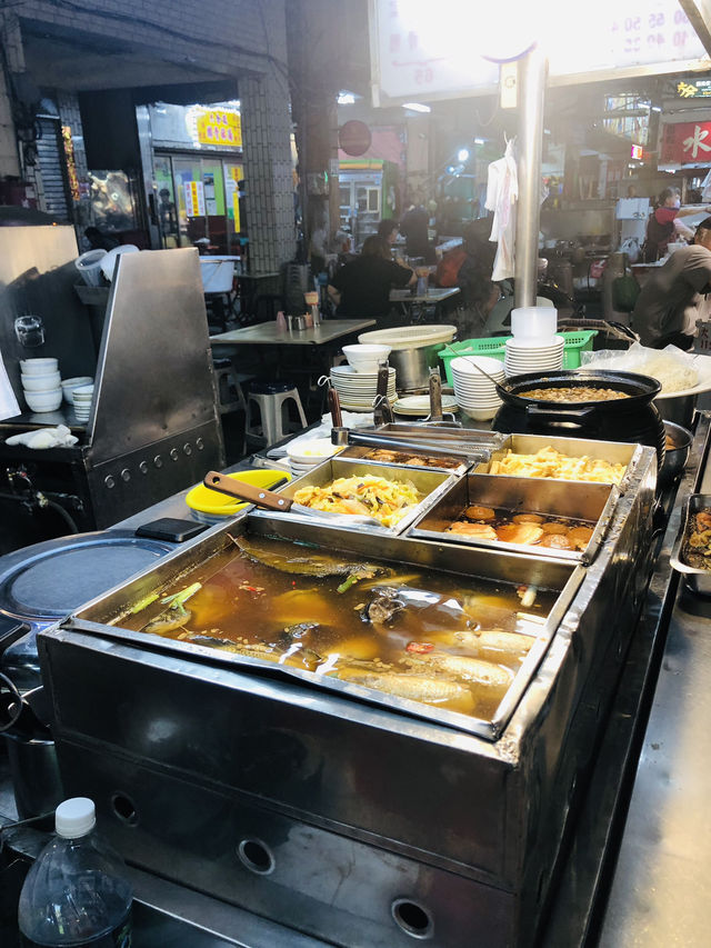 我最愛台灣滷肉飯😋😋😋 我最愛台灣滷肉飯😋😋😋