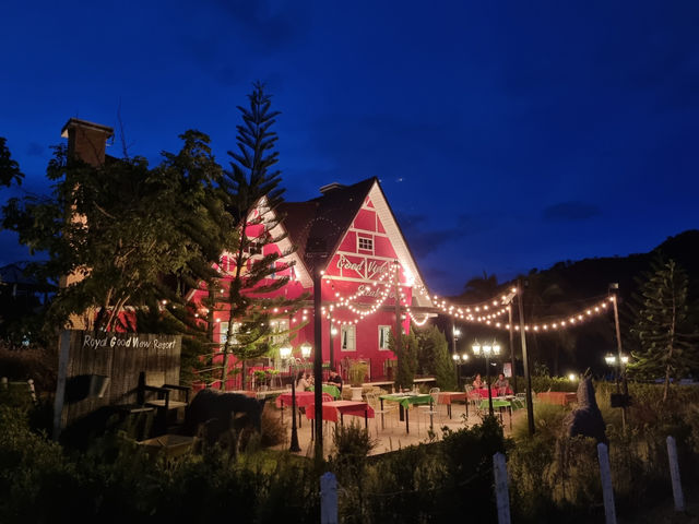 🦙 Alpaca Hill Suan Phueng: A Fluffy Wonderland 🦙 Alpaca Hill Suan Phueng: A Fluffy Wonderland