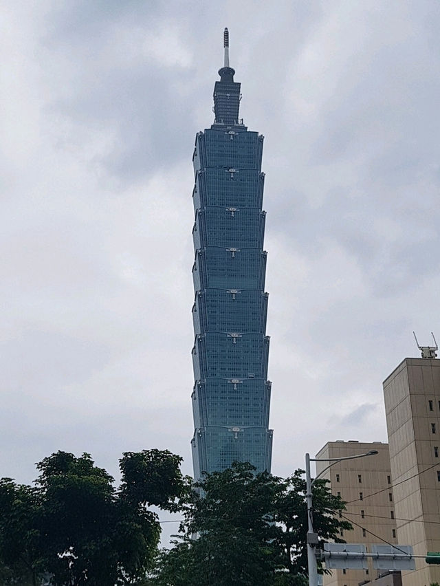 From night markets to skyscrapers — Taipei never sleeps. 🌃✨
