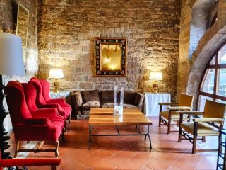 Cardona | Parador de Cardona: Become the owner of a medieval castle for a night!