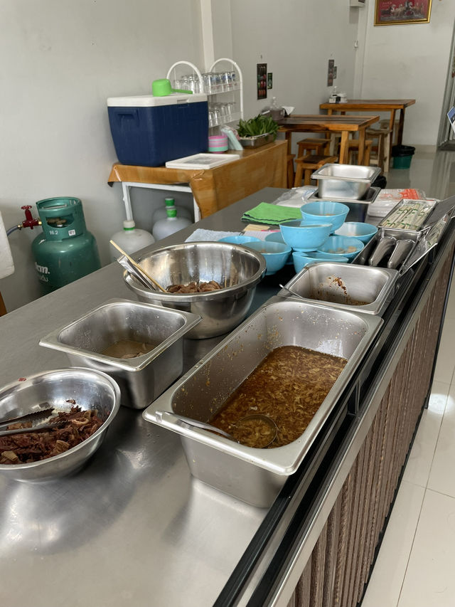 ก๋วยเตี๋ยวเรือ “วังหลวง” ก๋วยเตี๋ยวเรือ “วังหลวง”