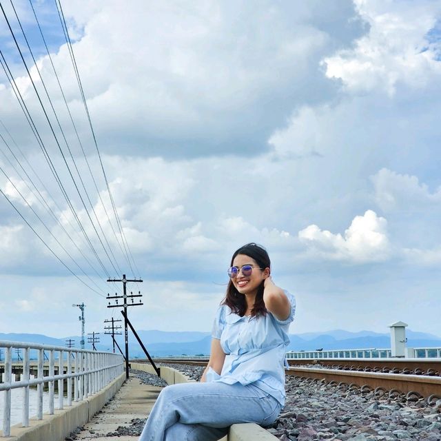 รถไฟลอยน้ำเขื่อนป่าสักชลสิทธิ์