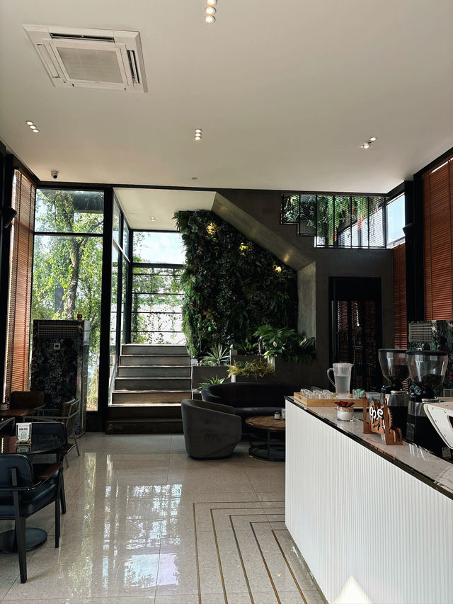 Coffee Time at The Coffee Lounge and Forest Café Coffee Time at The Coffee Lounge and Forest Café