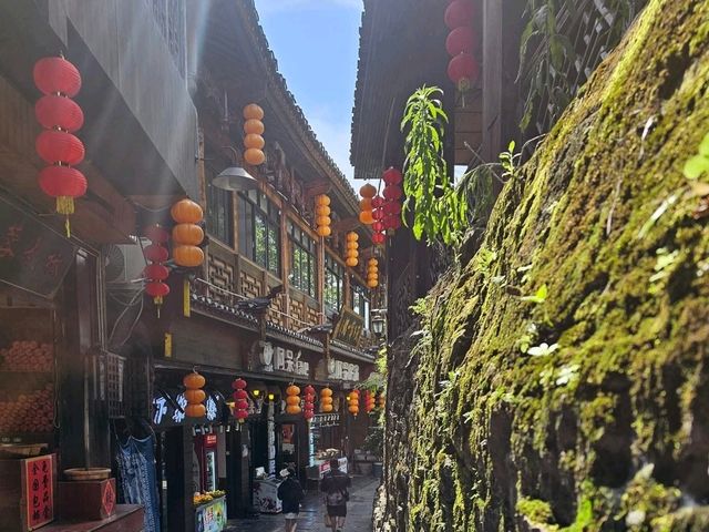 ฟูหรงเจิ้น (Furong Zhen)