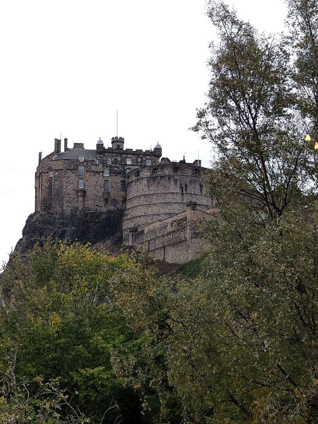Crowning the City: Edinburgh Castle from Every Angle