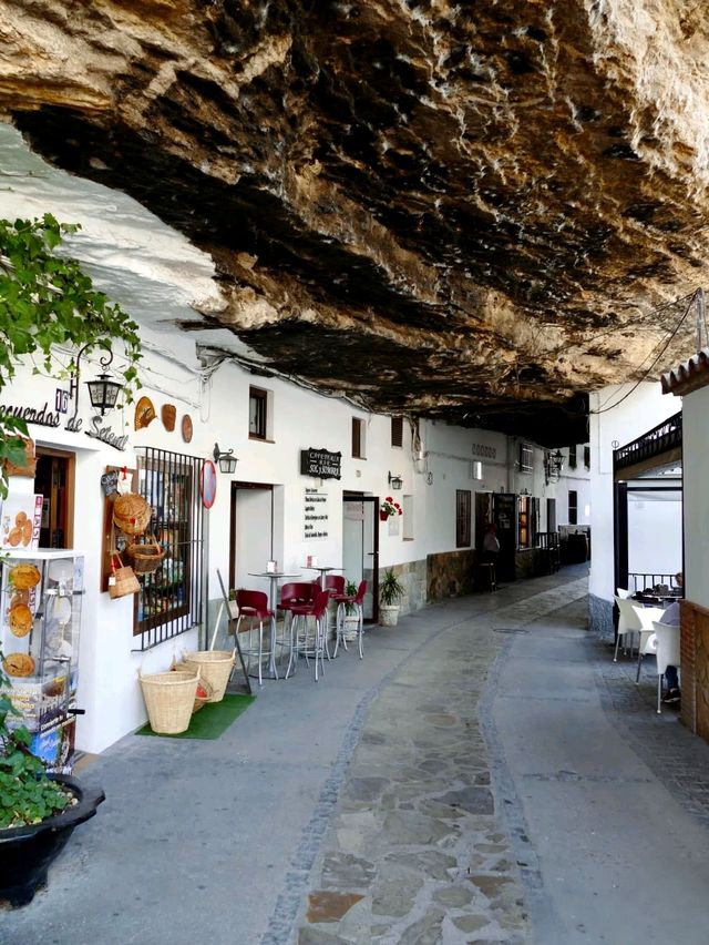 西班牙🇪🇸 ‖ Setenil-建在懸崖內的小鎮