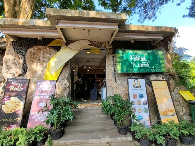 Farmhouse Susu Lembang: European Pastoral Charm Farmhouse Susu Lembang: European Pastoral Charm