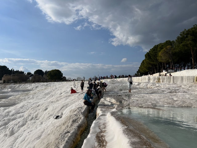 석회 온천 위에 펼쳐진 햐얀 천국, 파묵칼레