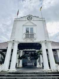 ☕✨ A Chill Afternoon at Commons — Old Court House, Kuching 🌿