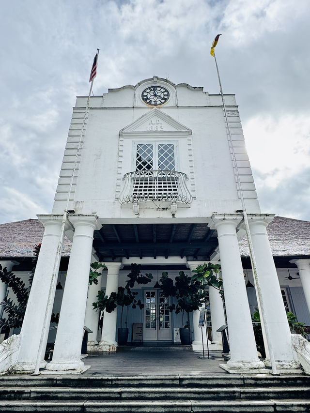 ☕✨ A Chill Afternoon at Commons — Old Court House, Kuching 🌿 ☕✨ A Chill Afternoon at Commons — Old Court House, Kuching 🌿