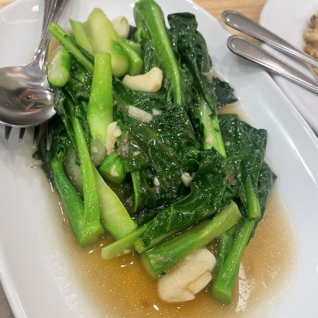  แหลมเจริญซีฟู้ด – สดจัดเต็มในบรรยากาศครอบครัว