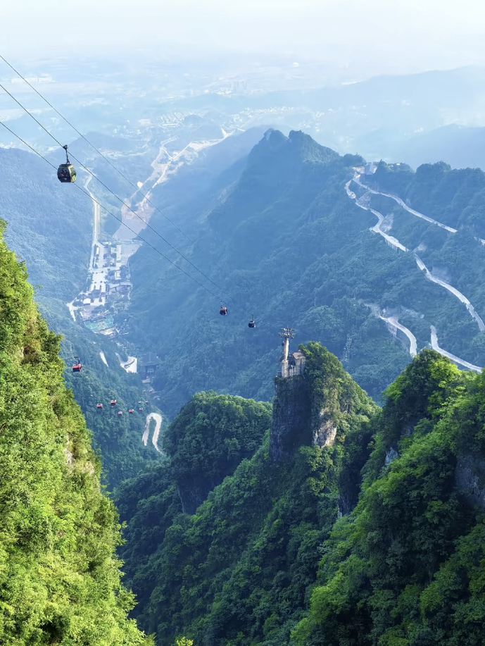 天国への扉に続く999段の階段！「天門山（Tianmen Mountain）」で仙界