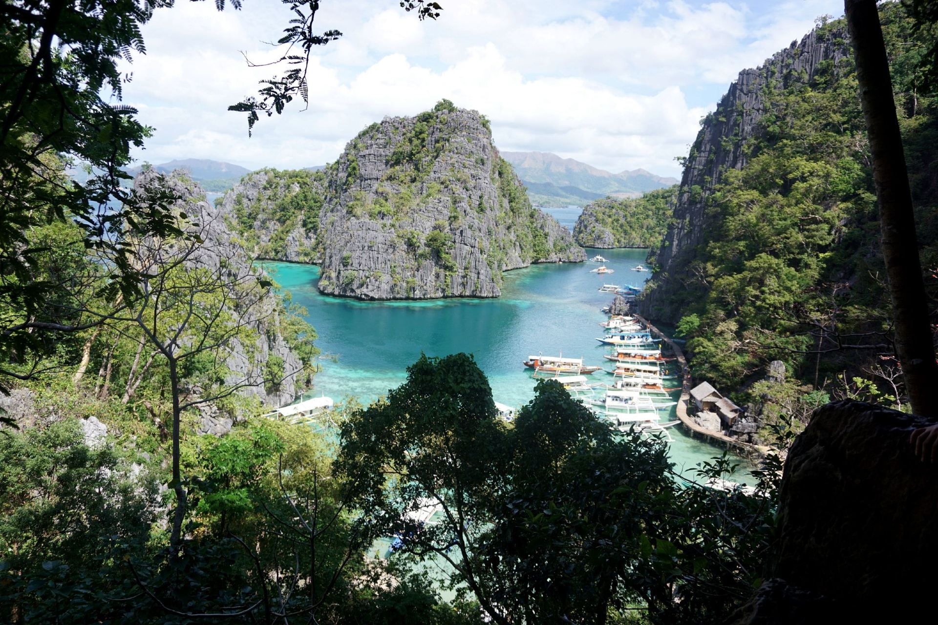 【菲律賓.科隆】Kayangan Lake 🩵 還沒進湖就被半山腰的玻璃海震撼到了！