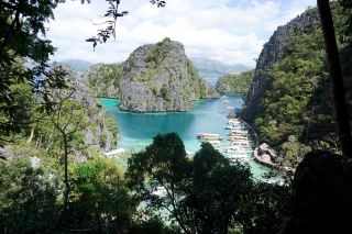 【Coron, Philippines】Kayangan Lake: The "Glass Sea" views from the mountain took my breath away before I even reached the lake! 🌊