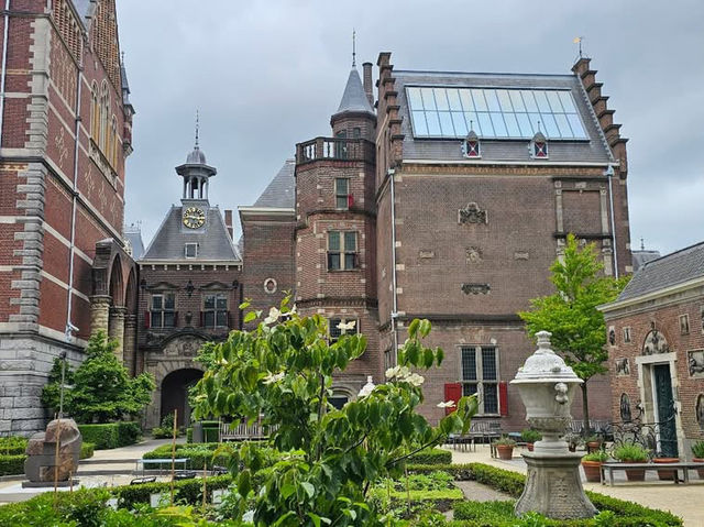 A Treasure Trove of Dutch Art and History 🎨🏛️