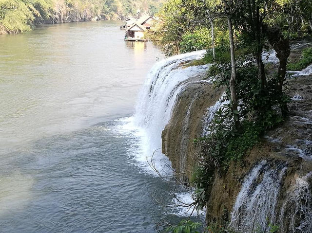 Sai Yok Yai Waterfall 🇹🇭