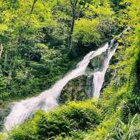Hidden waterfall in Lake Como!