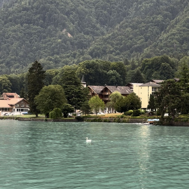 Lake Brienz – Switzerland’s most idyllic lake!