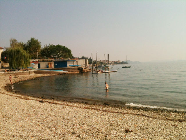 Lago Maggiore 호수에서 수영하고 가세요 단,