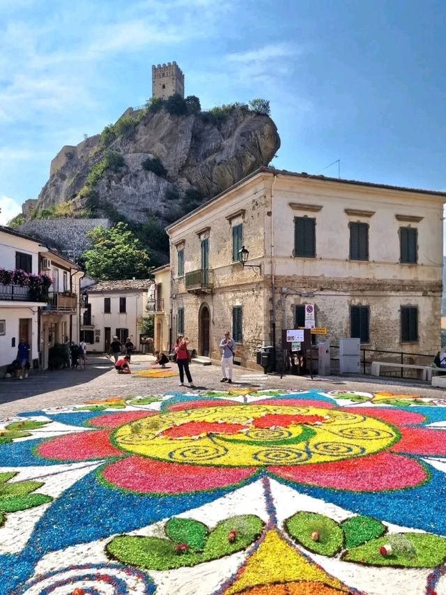 Roccascalegna Alleys & Medieval Charm