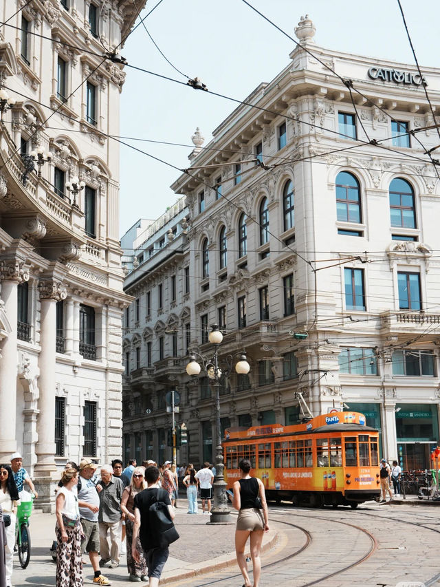 A Stylish Stroll Through Milan: Where Fashion Meets History